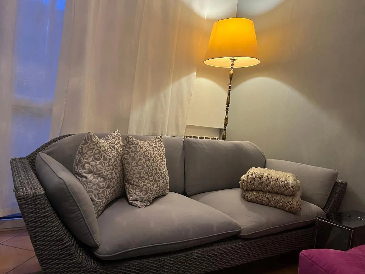 Hopper House Central Bologna Apartment